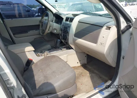 2009 Ford Escape Xlt z USA, uszkodzony, nr VIN 1FMCU03G09KC12940